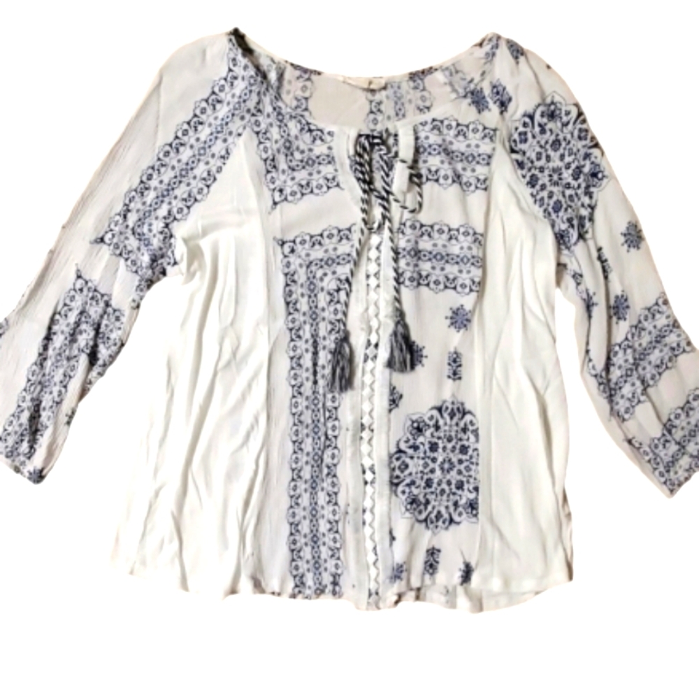 Hem & Thread Womans Boho Floral Blue and White Flpwy‎ Top Size Large Juniors